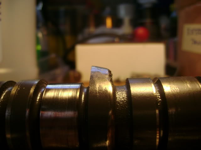 Name:  042410-Camshaftdamage1.jpg
Views: 48
Size:  51.7 KB