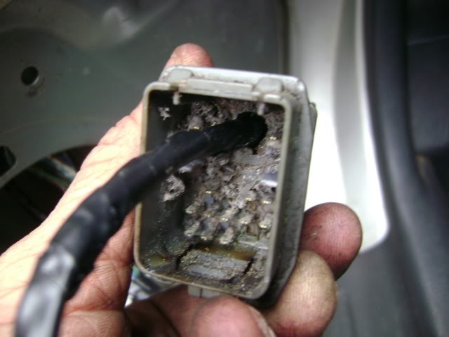 Name: 030812-Powermirrorwiring1.jpg
Views: 108
Size: 36.8 KB