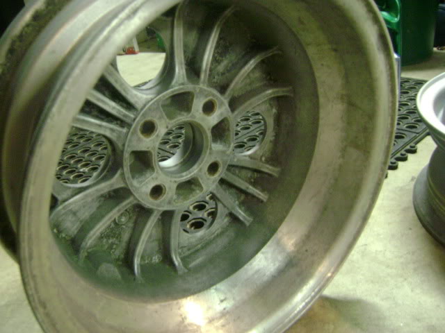 Name:  091410-CRXSIWheels4.jpg
Views: 35
Size:  68.7 KB