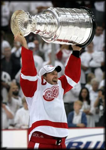 Name:  Lidstrom.jpg
Views: 67
Size:  38.0 KB