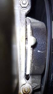 1998 Honda Civic SI(EX in USA) oil leak, Pictures in side-harmonic-balancer-engine-bad-seal.png