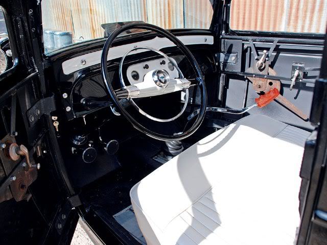 Name: 0802rc_05_z1932_ford_chevy_coupeinterior.jpg
Views: 1438
Size: 56.8 KB